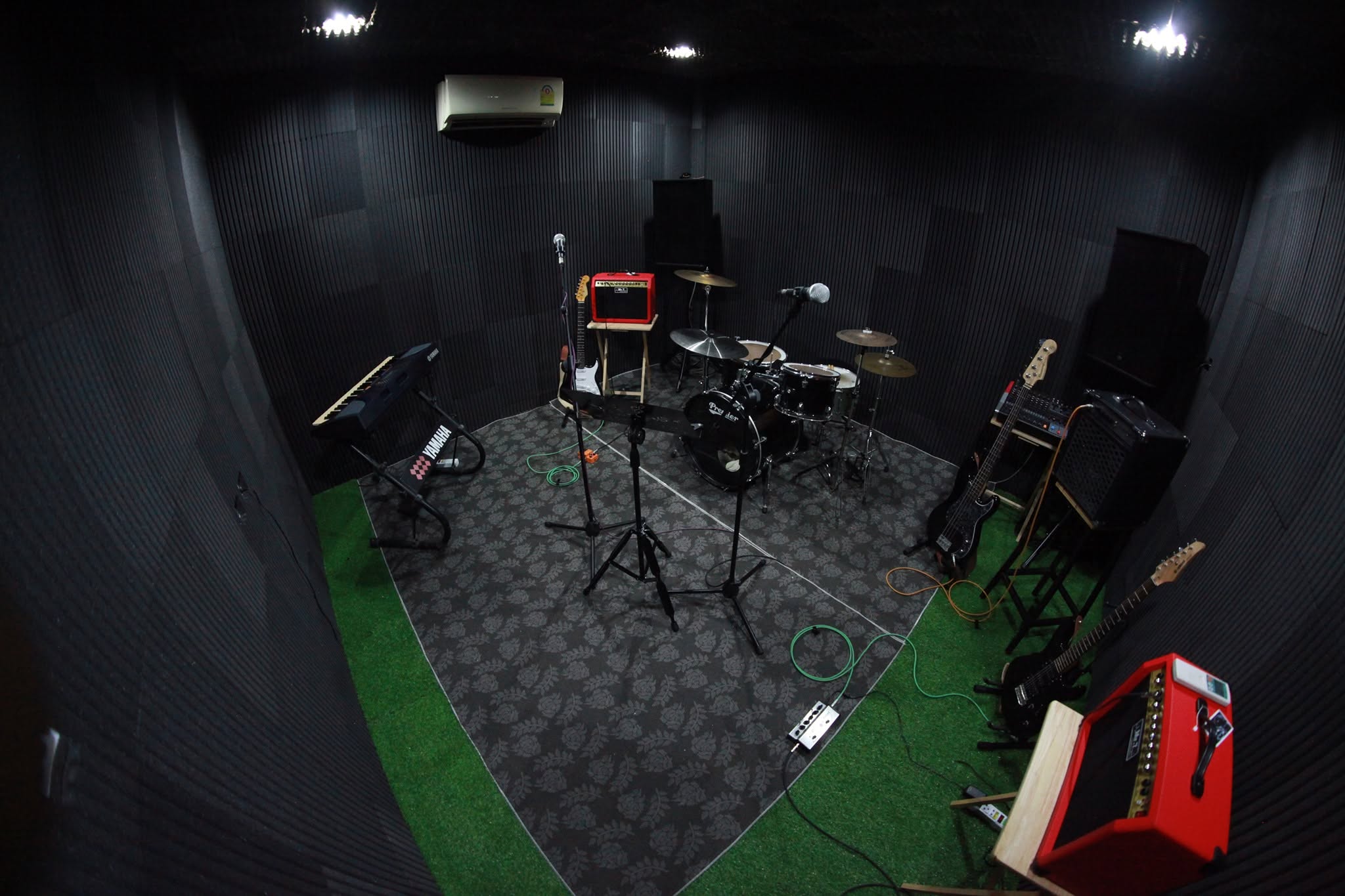 ห้องซ้อมดนตรี ฉ๋อง ชาชัก