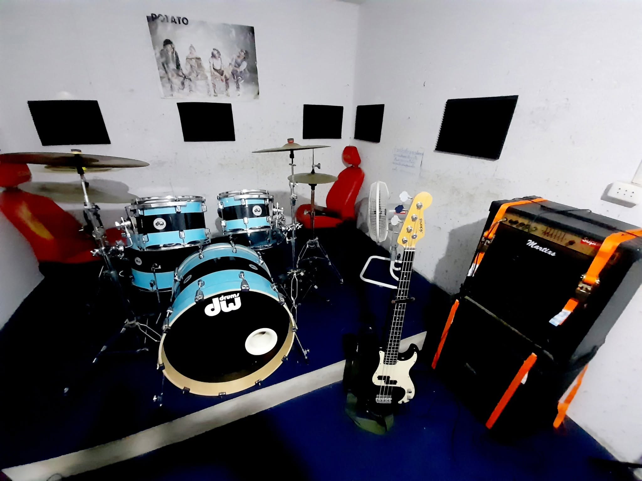 ห้องซ้อมดนตรีนัมเบอร์วันมิวสิค ครูหนึ่งสอนตีกลอง ลำปาง