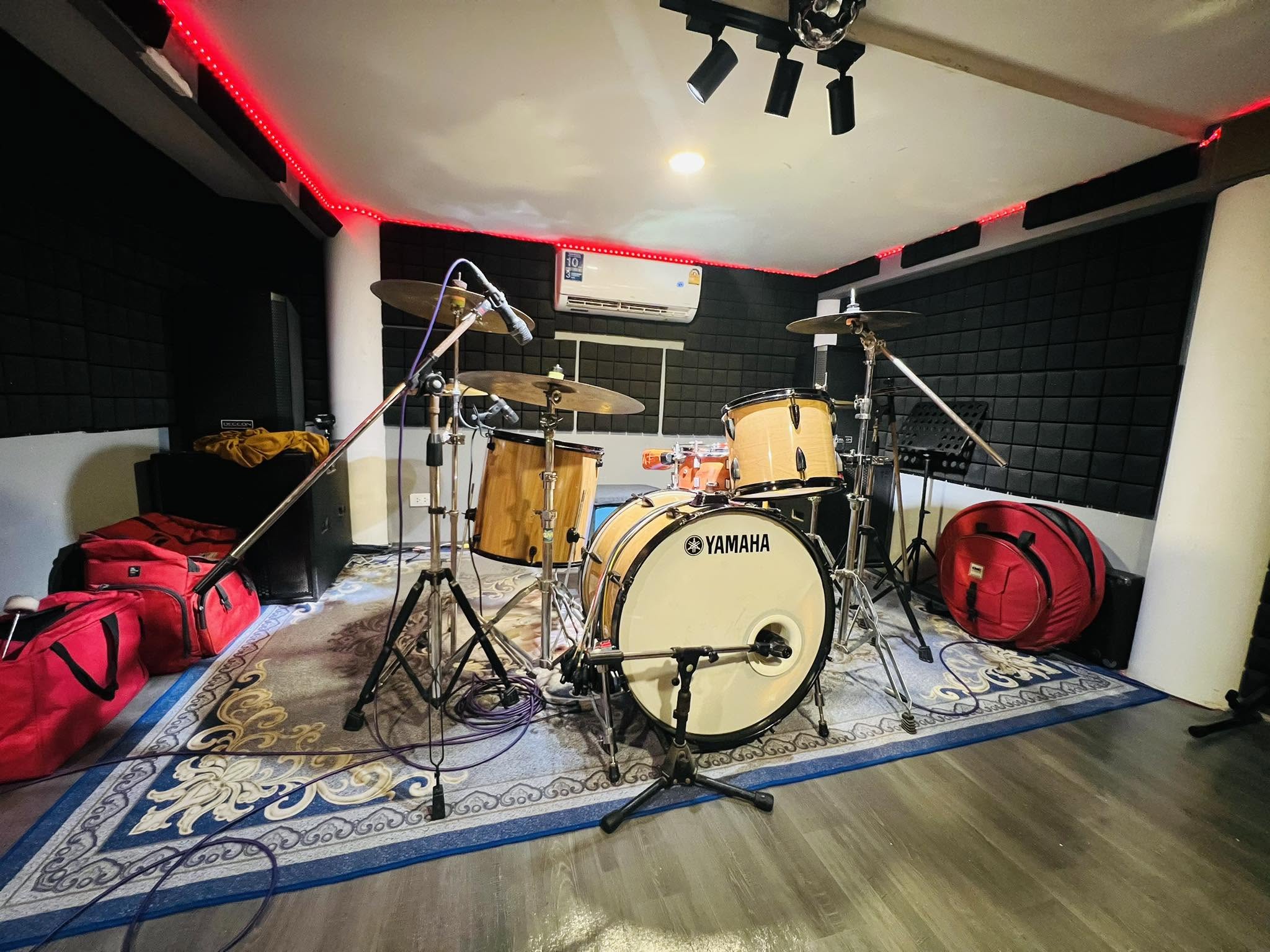 ห้องซ้อมดนตรี Ch Aem band